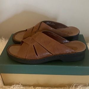 NEW- Clark’s Susan Lizard Sandals - Snuff- 9M
